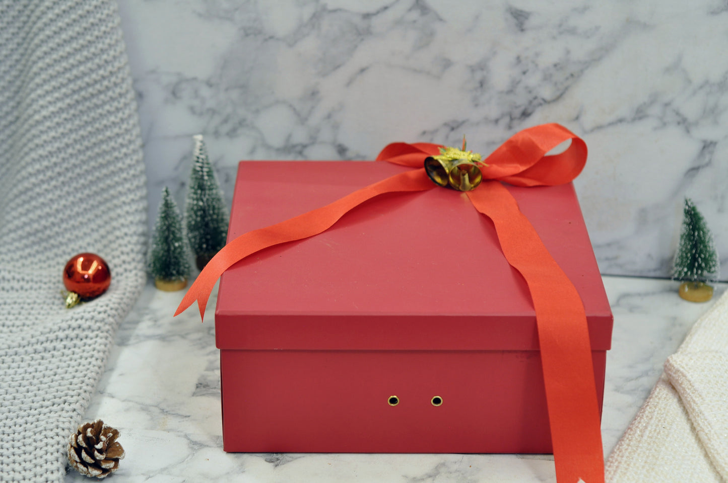 Christmas Gift Hamper 10*10 Variant 1