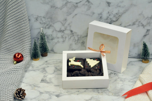 Christmas Gift Box - 2 Brownies & Almond rocks