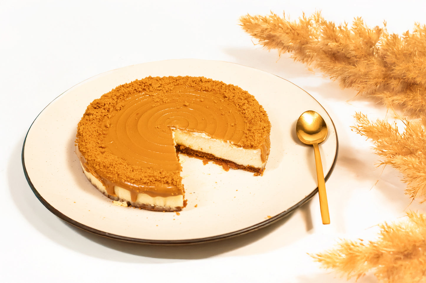 Lotus Biscoff Cheesecake - Crave in Caramel