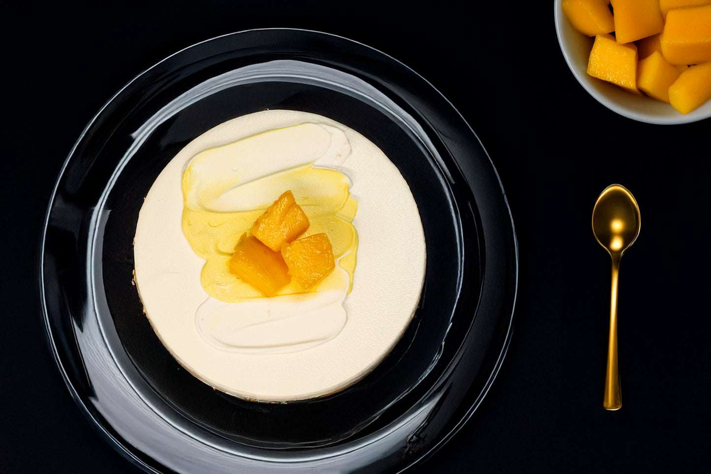 Vanilla Mango Bento Cake