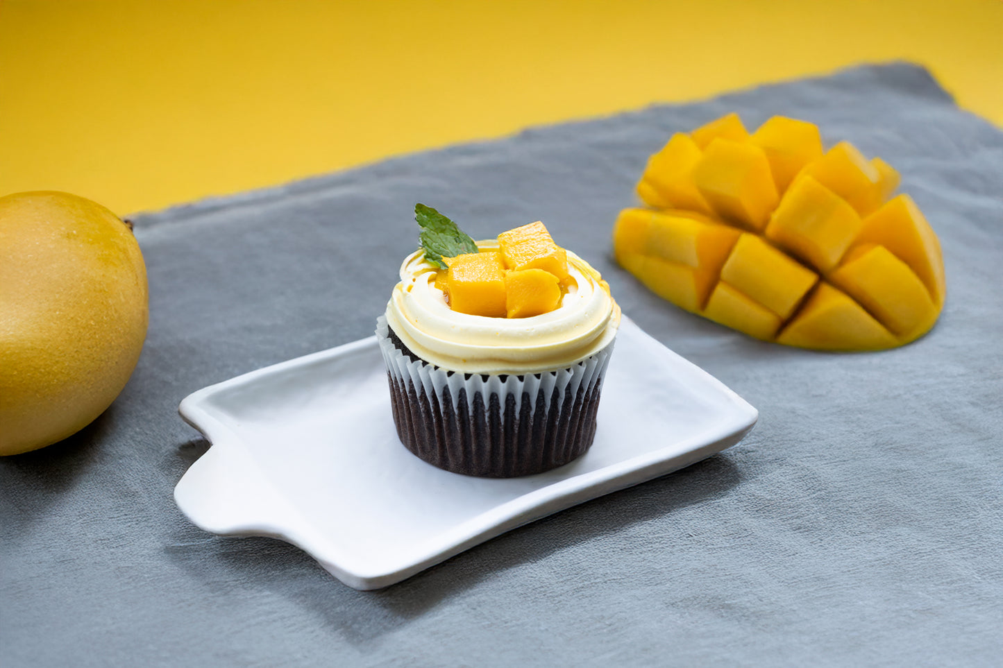 Mango Chocolate Cupcake