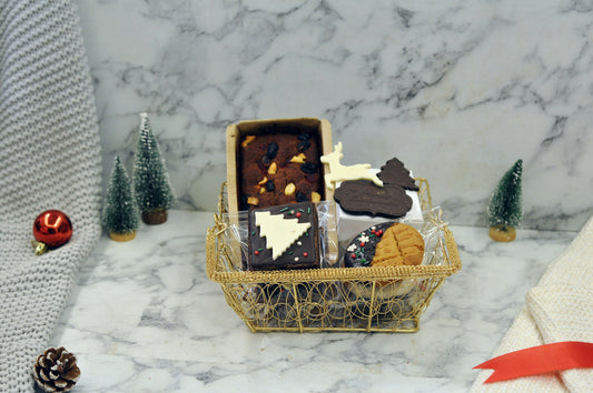 Christmas Golden Basket Gift Hamper 3