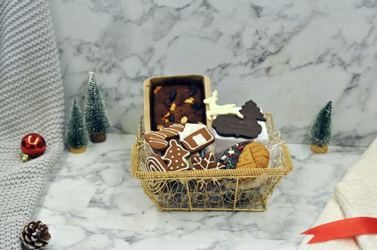 Christmas Golden Basket Gift Hamper 4